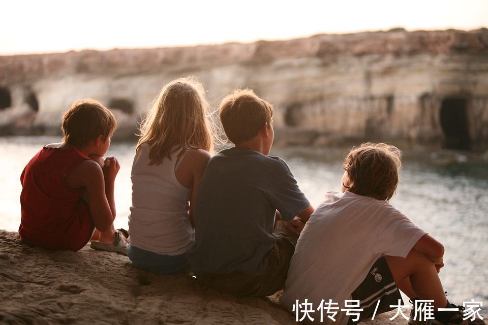 童年时期|少爱的孩子,总是少点什么,让心酸