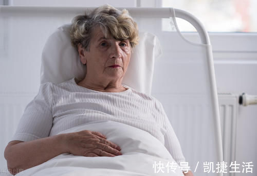 就医|长期便秘有可能会导致肠梗阻？出现这四个症状请及时就医