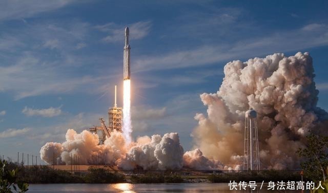 通讯 马斯克发射4.2万颗卫星想取代5G不仅不行，还可能是地球灾难