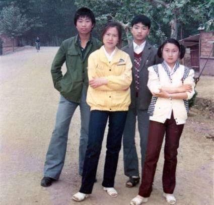 中国人民大学|刘强东年轻时的相片，看了让人心酸，网友感叹：这才是白手起家