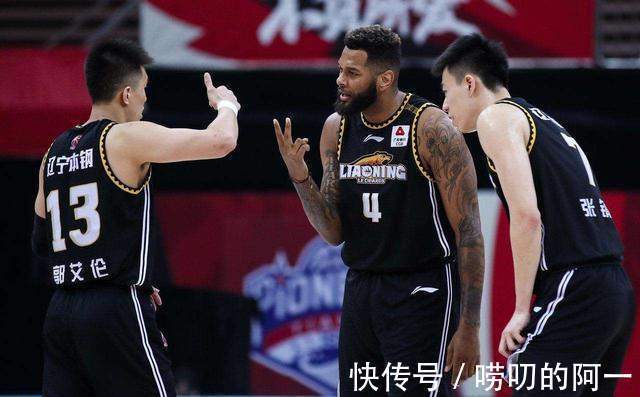 深圳|亂了,CBA排名亂了!深圳4連敗滑至第7,新疆連勝逼近季后賽區(qū)間