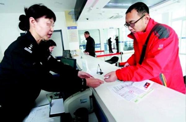 顺耳|爸爸姓“杨”,喜得五胞胎,灵机一动起佳名,上户口民警笑开花