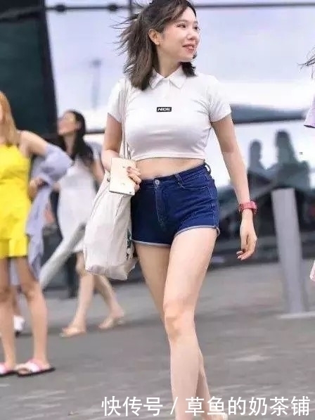 精致|街拍:美女散发少女的甜美,显得更加精致!