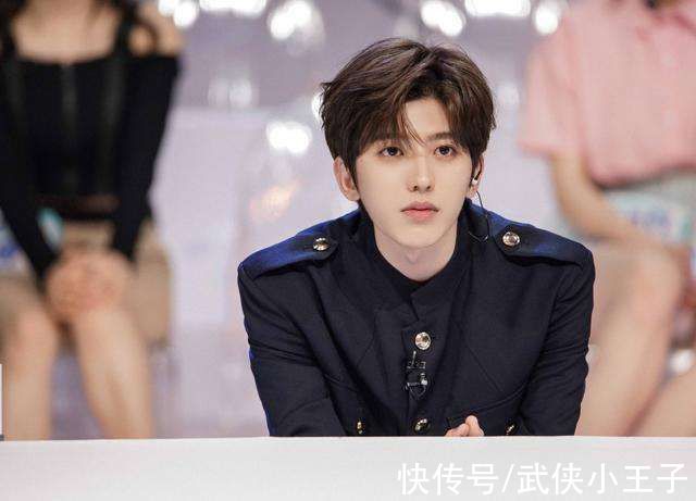 蔡徐坤不止颜值能打？在江苏卫视跨晚，又被网友挖到一惊艳细节