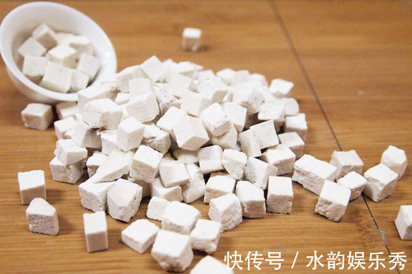 眼袋|一个神奇的美容方！6味药，肝脾同调，气血同治，和大眼袋说拜拜