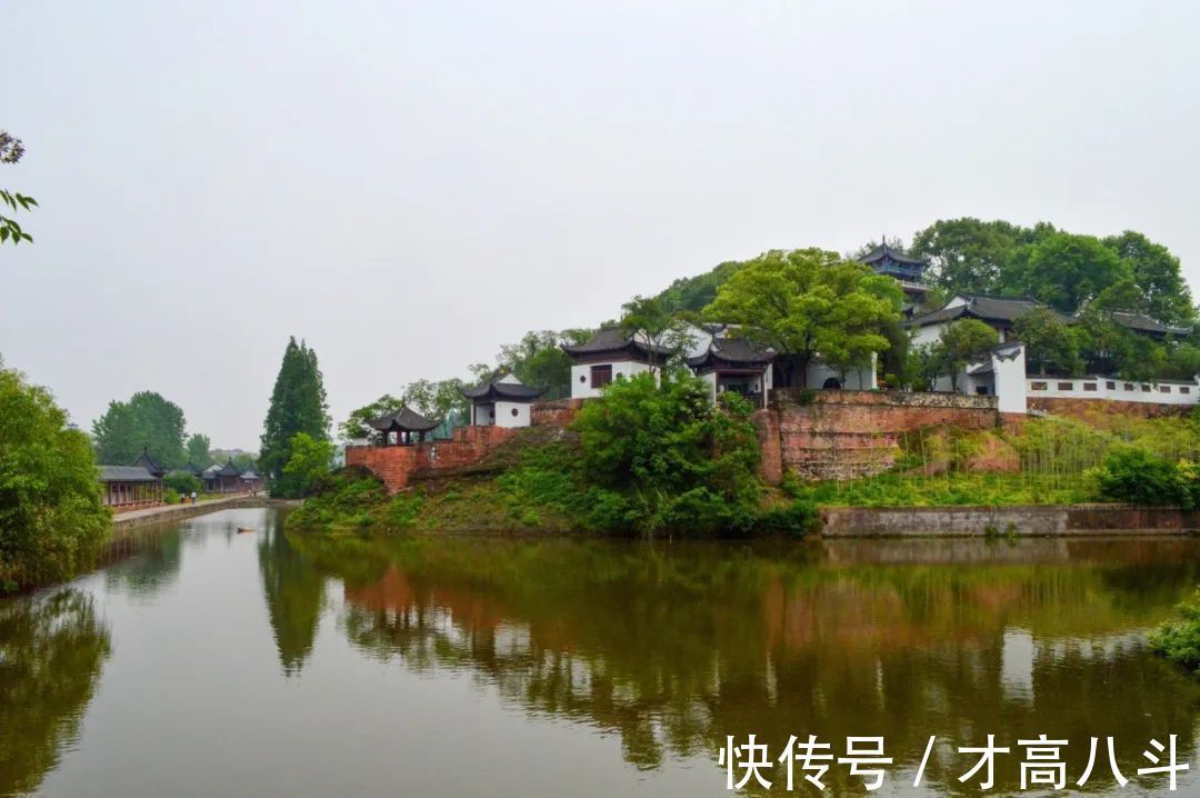 苏轼!因为一首诗,爱上一座城!