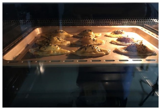 不用揉面,不用擀皮,简单3步,教你做网红甜点,咬一口酥掉渣