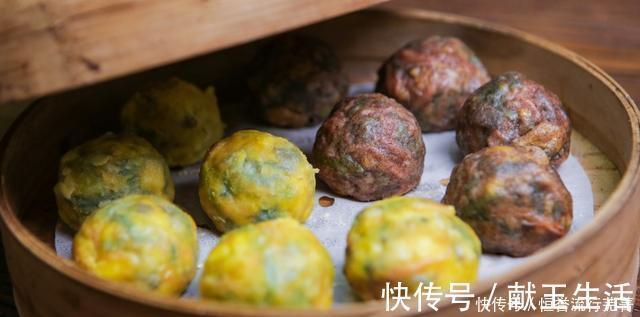 减肥|玉米面菜团子，不和面，不揉面，滚一滚就下锅，减肥也能管饱吃