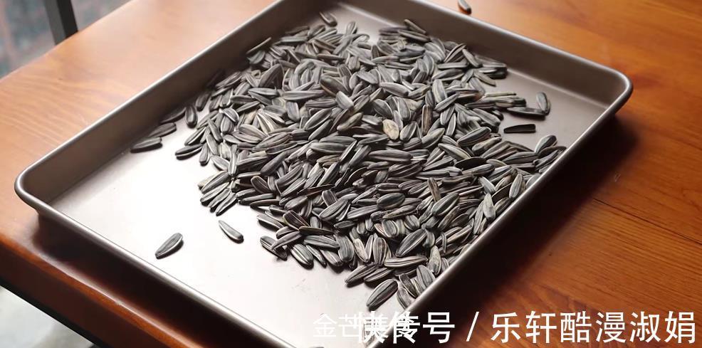 瓜子受潮不脆了怎么办只需学会这4招，瓜子和刚买一样酥脆鲜香