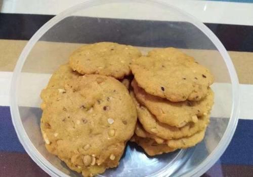 玉米油|核桃别只会生吃,换种做法10分钟出炉,酥脆可口!一周3次吃不腻