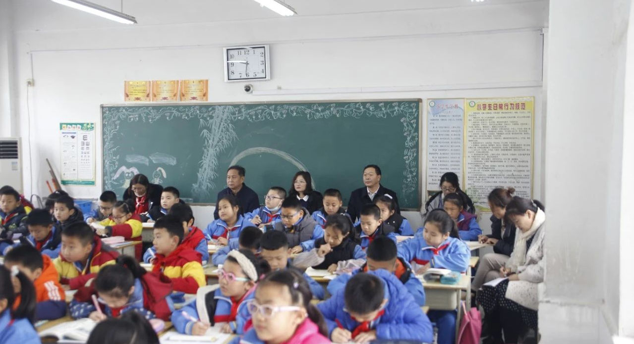 小学|咬住常规不放松—东平县第四实验小学喜迎县教体局教学视导