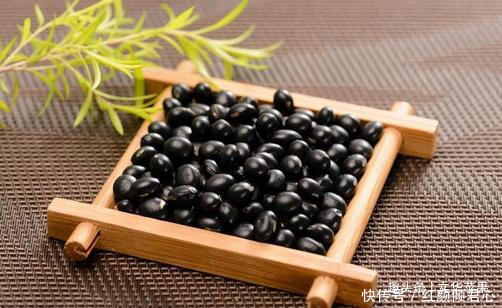  改善白发|冬季里的一道营养粥，补血养肾，适合须发早白、气血不足的人