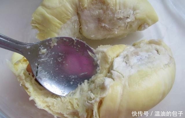 甜品店|榴莲酥甜品店10块钱一个,自己做2块钱就搞定,层层酥脆又香甜