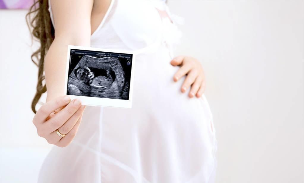 跷二郎腿|怀孕后尽量避免这2种坐姿, 不然易造成胎位不正, 孕妈妈们注意