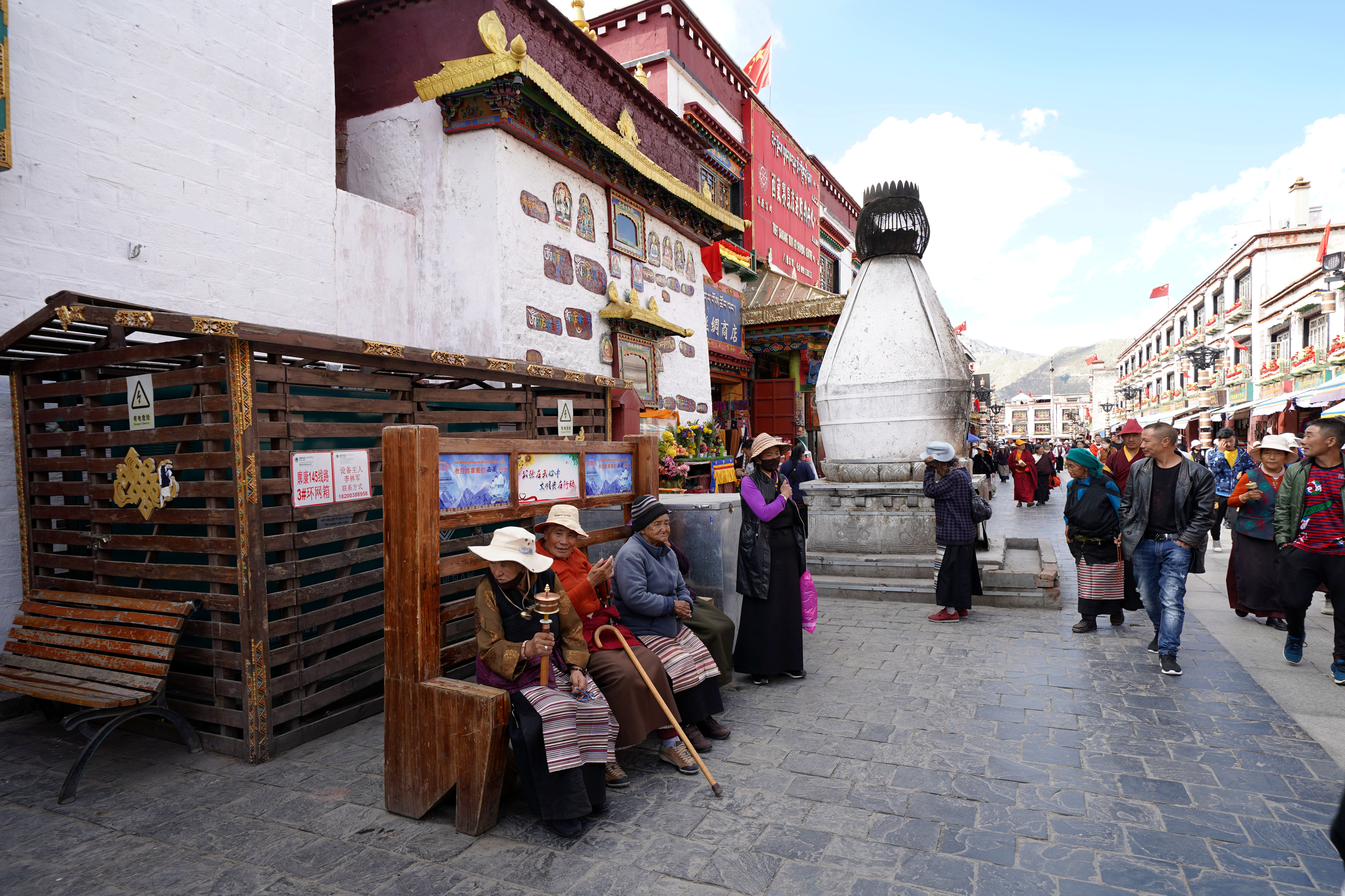 大昭寺|【80天单人单车环藏之旅】观览佛教圣地大昭寺，八廓街猎摄盛装美女