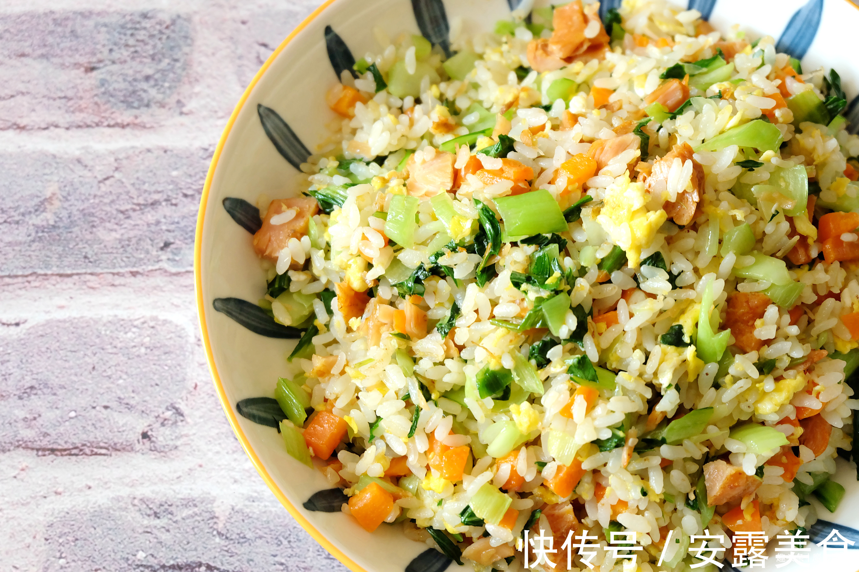 米饭|最近体重开始降了,晒晒我的午餐吧!一盘炒饭475千卡,吃得开心