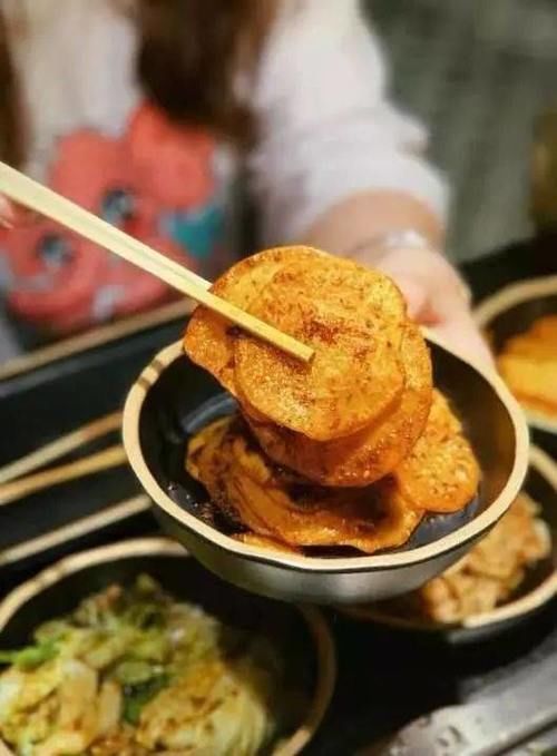 炸串里的每一滴油,都藏着长沙人的口水