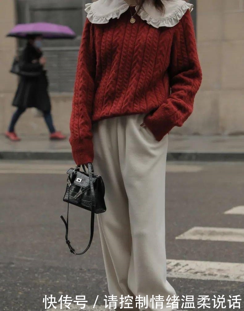 2021年第一套绝美气质穿搭:丝绒裙+毛衣!!!