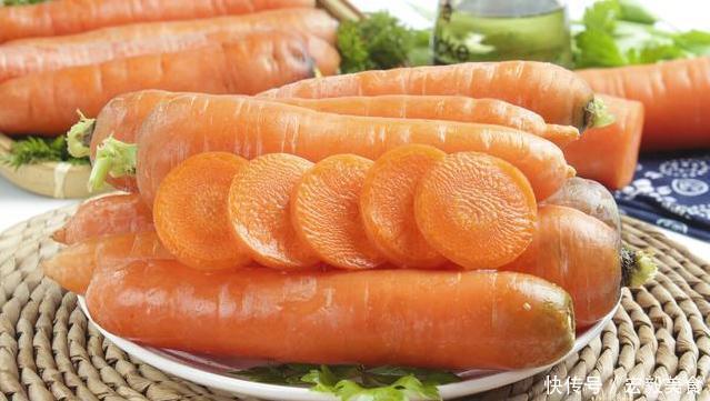买胡萝卜,你会买带泥的,还是干净的菜农建议这3种不要买