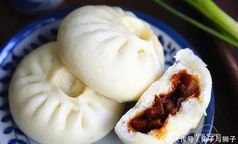 纯素馅大包子,比肉馅的汤汁丰富,吃着更香
