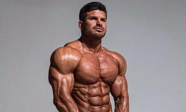 男性朋友|为什么胸肌练大了，但形状却不好看，如何练出好的胸肌？