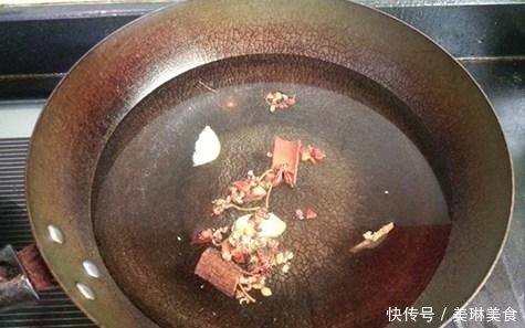 夏天|夏天就要自制咸鸭蛋,沙酥流油,营养丰富,空口吃才过瘾!