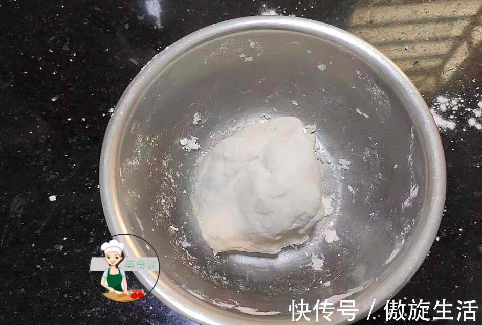 包饺子|此草浑身是“宝”，打成泥包饺子，蒸一蒸就好，软糯清香，真好吃