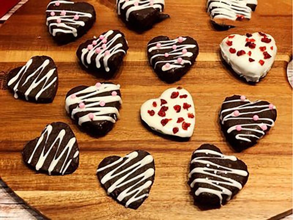 用油|巧克力饼干别再买着吃了,不用水不用油,而且不用烤,在家就能做