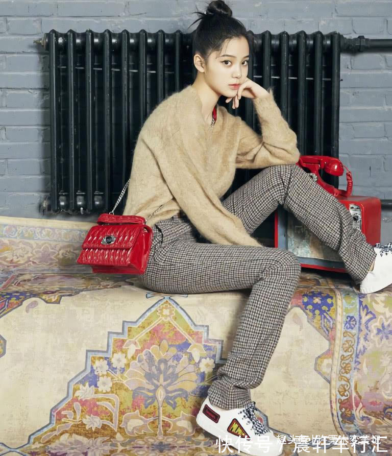 阔腿裤 答应我,穿阔腿裤时,尽量别配这2双鞋!土气还掉价!