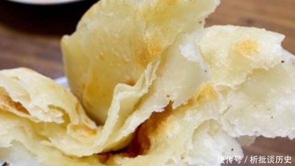 面食|烙饼软怎么和面?开水烫或加鸡蛋,都不对!教你几种做法,太香了