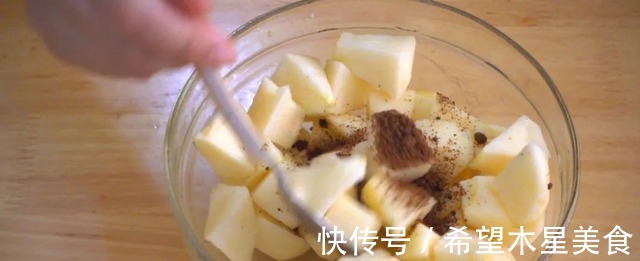 非常简单的苹果蛋糕,一定要试试苹果蛋糕的用料,苹果蛋糕的做法!