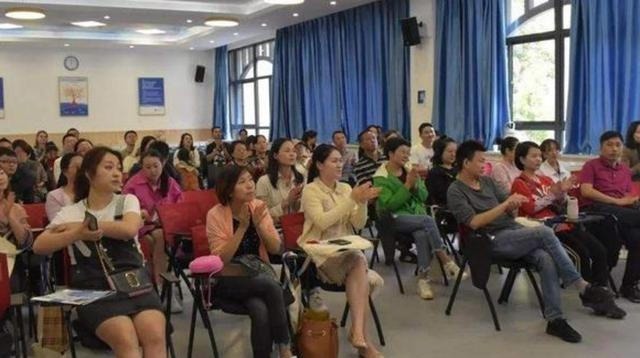 孩子|总打扮和从不打扮的妈妈,养出来的孩子,20年后差得不是一星半点