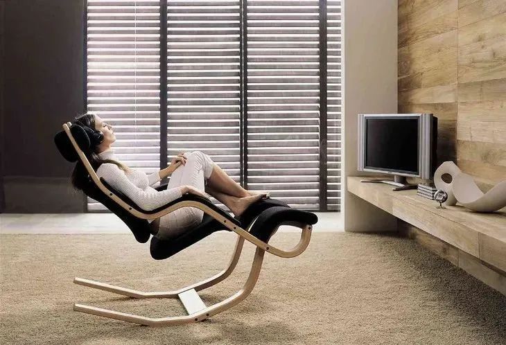 办公椅|居家第N天,某宝给我推了“盘腿神器”