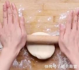 葱油饼|葱油饼最好吃的做法，层层酥脆，做法简单，学会就去摆摊