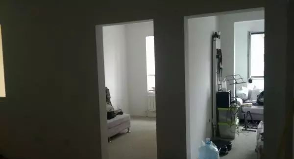 毛坯房|同事没钱装修直接住进毛坯房,一住就是5年,女朋友都找不到!