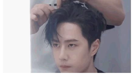 撩人|王一博無袖T太撩人了，隨便一扭都好好看啊，王一博最帥！