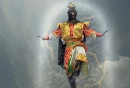 取经路上!收服大鹏鸟时,为何如来、燃灯、弥勒同时现身他们惧怕什么