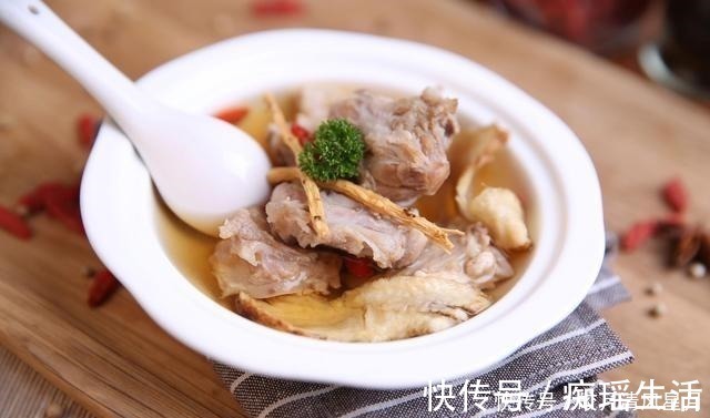 冬天|冬天炖羊肉,切记“3不放”的窍门,羊肉汤汁奶白,膻味小味道鲜