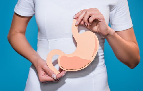 dn人到半百,最好“管住嘴”注意饮食,这2类食物尽量少吃