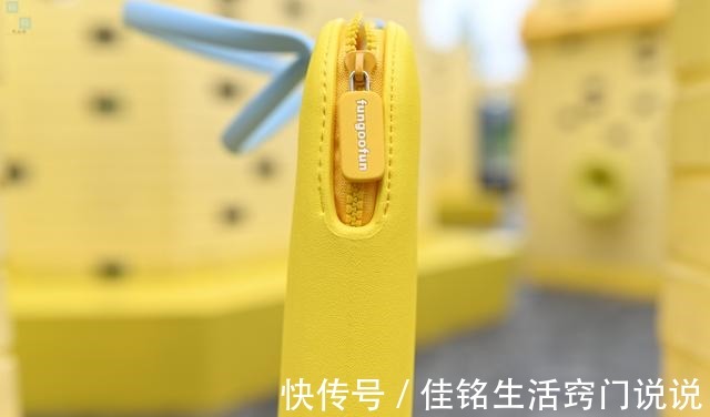 电脑 梵高范轻潮电脑包,时尚轻便的电脑包,做工手感都不错!