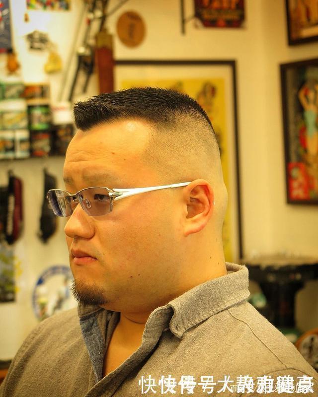 大叔|“最精神”男发18款,帅气有型不落伍,白发大叔剪完也能变男神