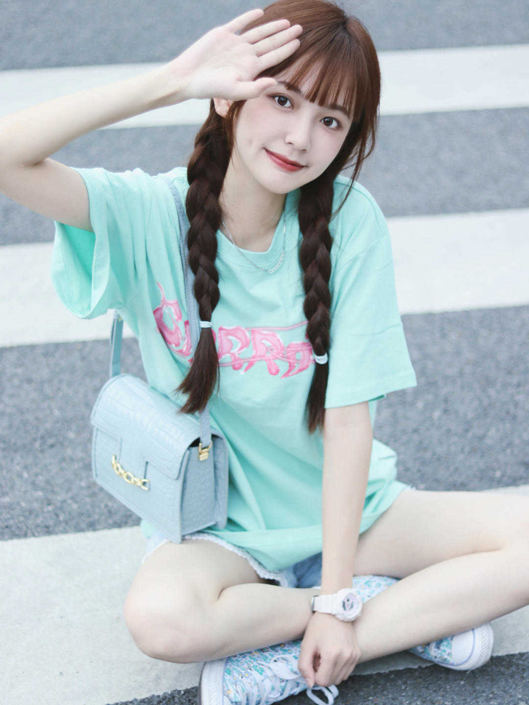 糖果色|今年流行糖果色T恤,可以这样穿,减龄又好看