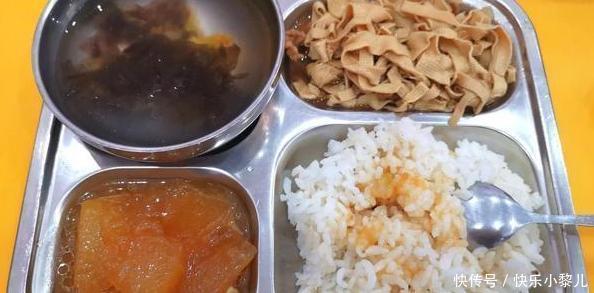 照片之后|“一个月1500伙食费就吃这”,宝妈怒了,找幼儿园讨说法