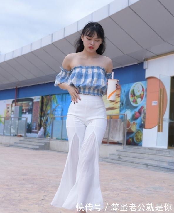 喇叭裤 出游穿个性喇叭裤,搭配减龄格子衫更好看,大方洋气又雅致