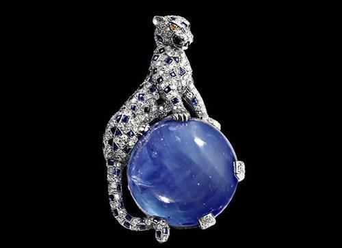 手镯 辛普森夫人的珠宝欣赏,她的豹子手镯柔性真好,能自己垂到手腕上