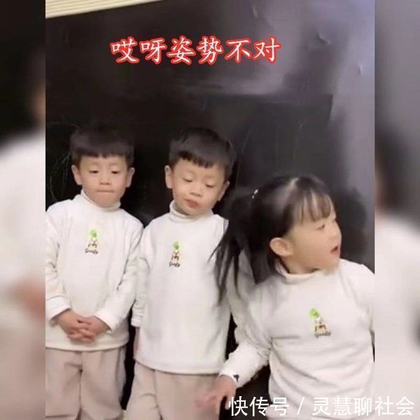 姐姐|说好的一起长大，妹妹却比三胞胎哥哥高出一截，凭实力当“姐姐”