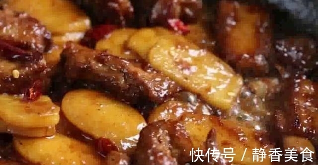 红烧排骨年糕做法，炒糖色有窍门，色泽诱人超入味