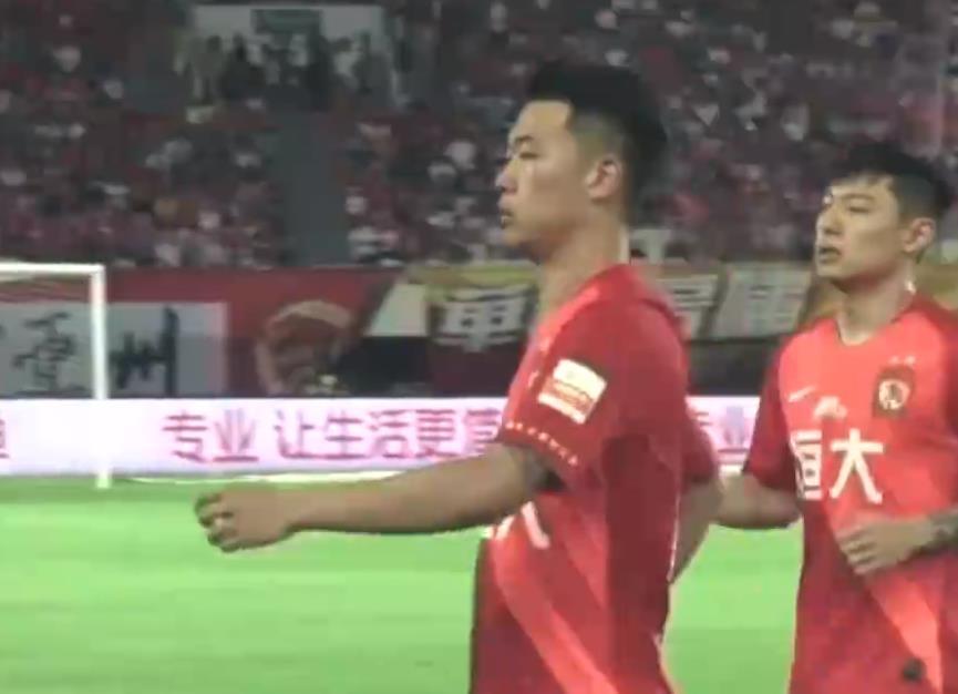足协|媒体人：国足剩余12强赛会以年轻人为主，严鼎皓等人上位！