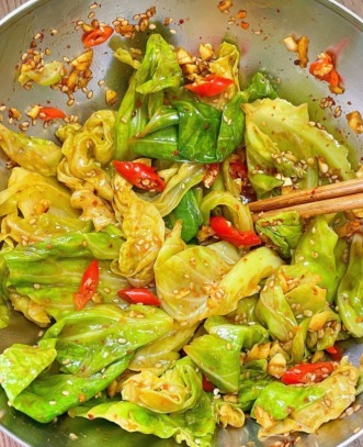 减肥的姐妹们，这菜脆爽入味还低脂，这样做香到我能吃一辈子！