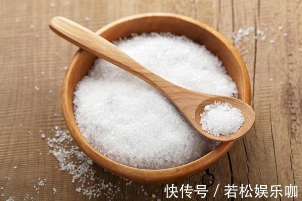 一勺盐,用处竟然这么多!食盐的8大妙用,99%的朋友都需要